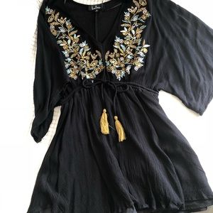 🛍 2/$15 🛍 LuLu’s Blouse • M